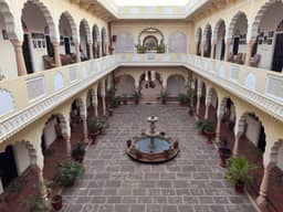 Courtyard of the Ranthambhore Heritage Haveli Hotel (54364280395)